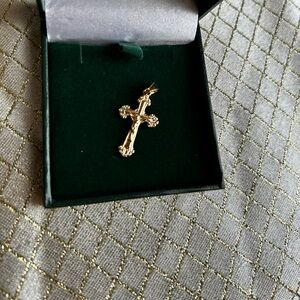 Elegant Gold Cross Pendant Necklace